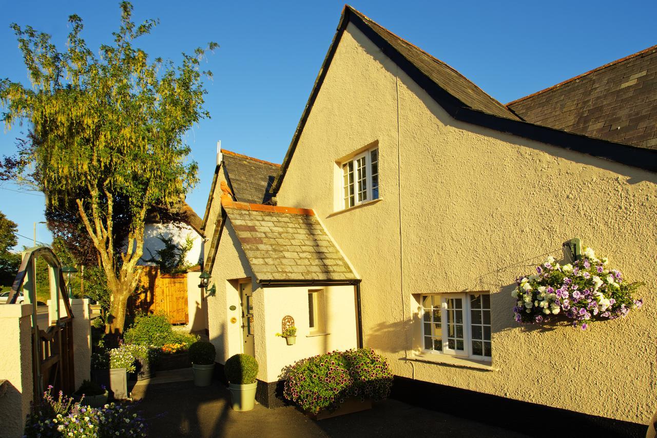 Tinhay Mill Hotell Lifton Exteriör bild